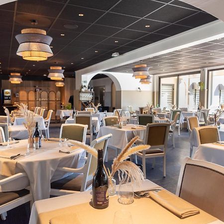 Hotel Restaurant Les 13 Assiettes Le Val-Saint-Pere ภายนอก รูปภาพ