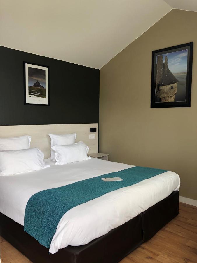 Hotel Restaurant Les 13 Assiettes Le Val-Saint-Pere ภายนอก รูปภาพ