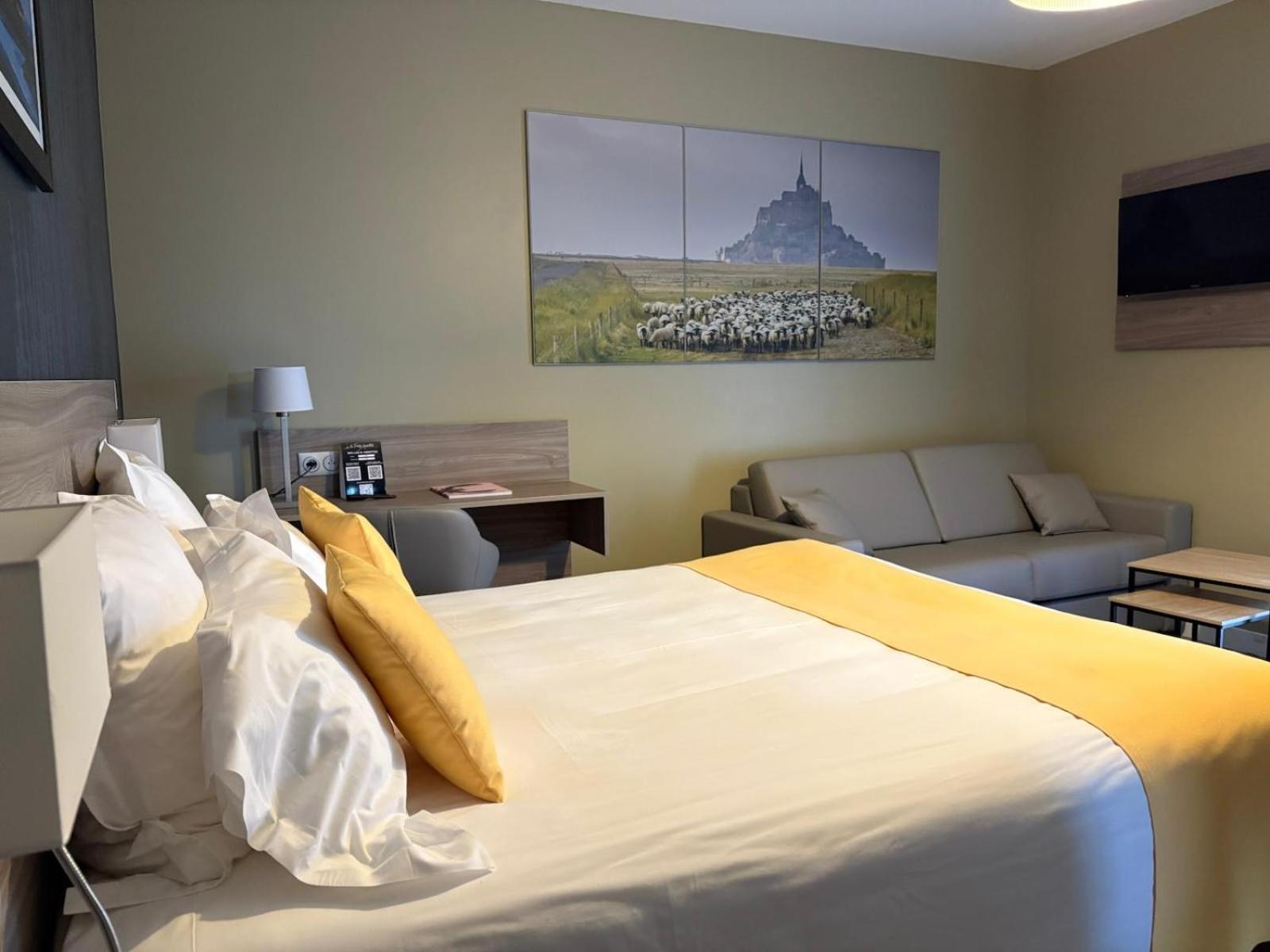 Hotel Restaurant Les 13 Assiettes Le Val-Saint-Pere ภายนอก รูปภาพ