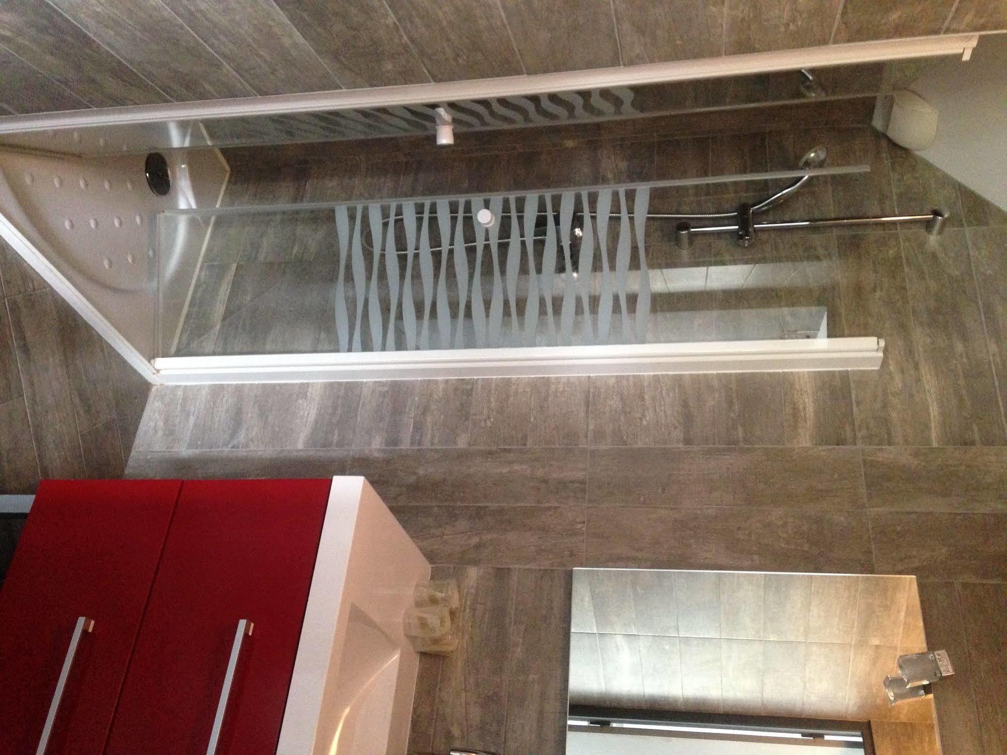 Hotel Restaurant Les 13 Assiettes Le Val-Saint-Pere ภายนอก รูปภาพ